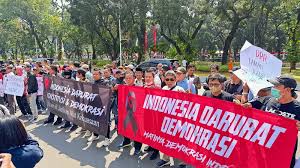 Protes DPR